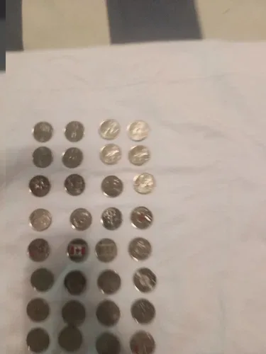 Canadian Conmemorative Quarters Lot 32 Coins image indicator(9)