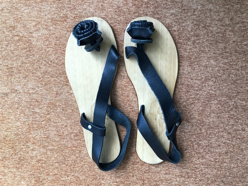 El Marton Half Moon Lili Sandal Size 8.5, 10, 11 OBO - photo 2