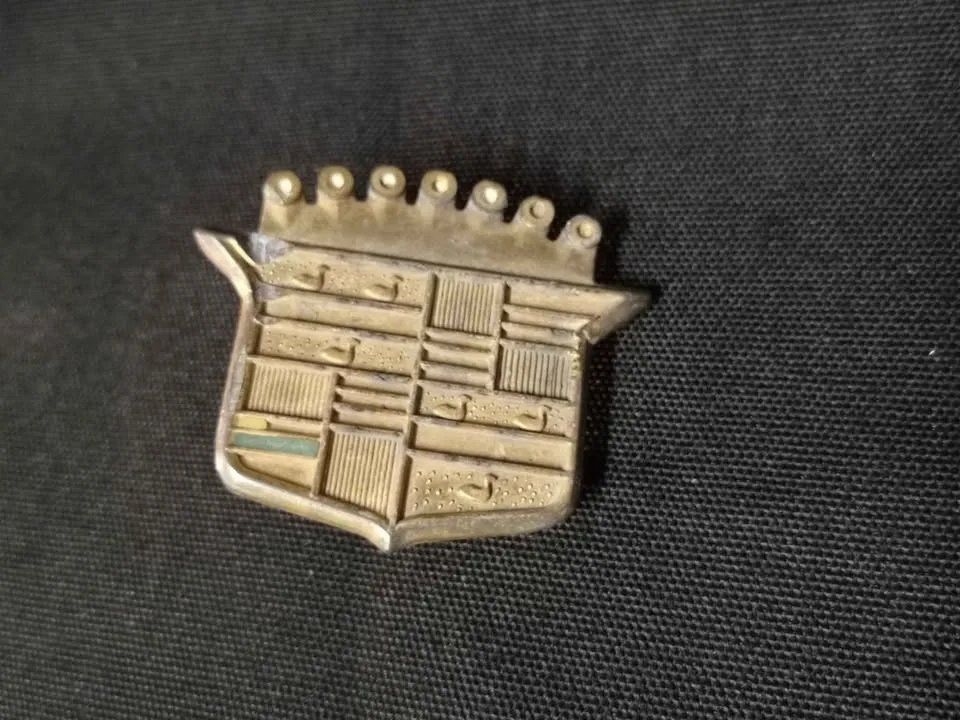 Metal Cadillac Logo ~ Vintage Antique Wheel Part image indicator(2)