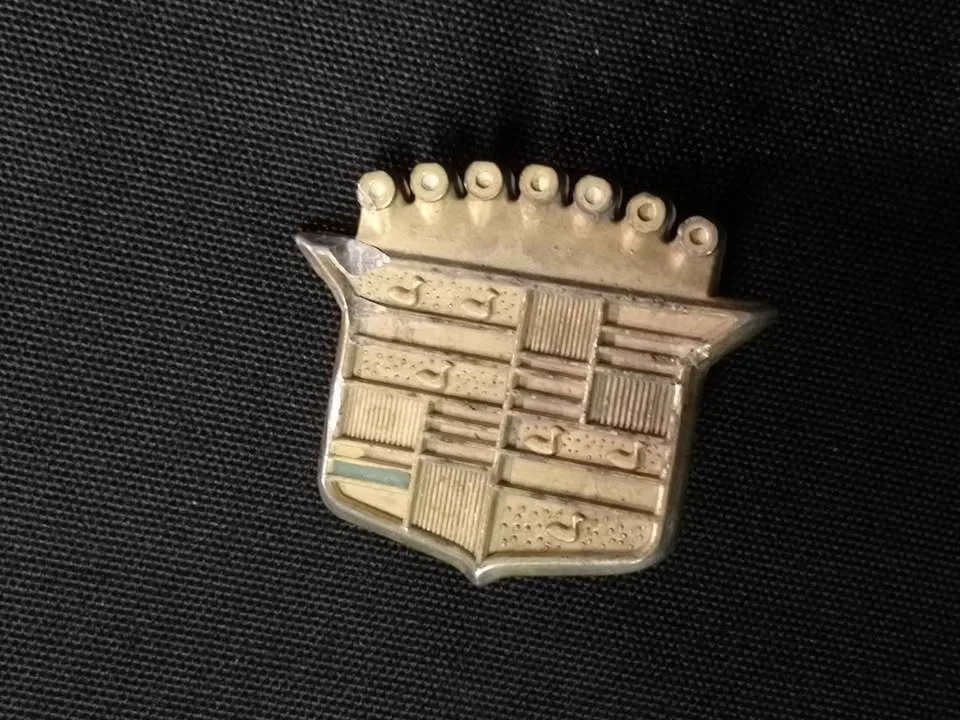 Metal Cadillac Logo ~ Vintage Antique Wheel Part image indicator(4)