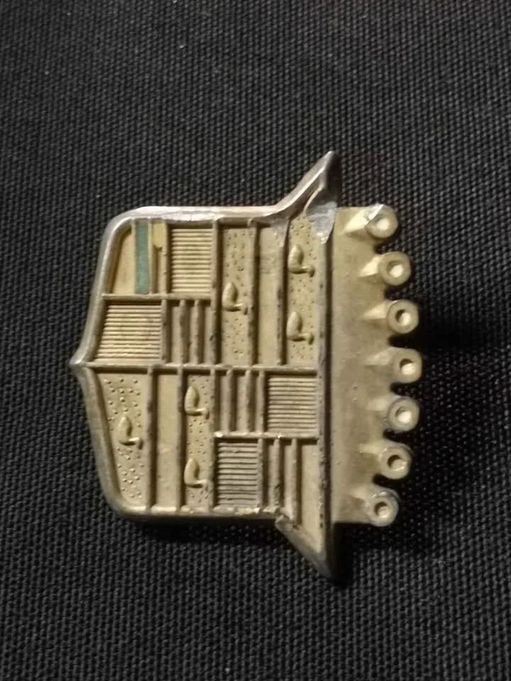 Metal Cadillac Logo ~ Vintage Antique Wheel Part image indicator(5)