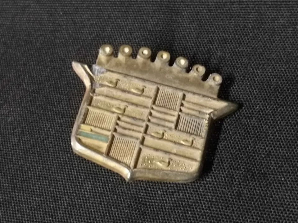 Metal Cadillac Logo ~ Vintage Antique Wheel Part image indicator(8)