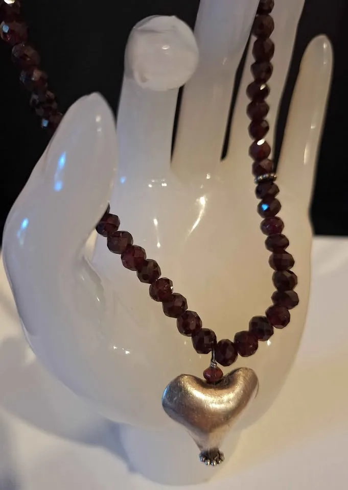 Vintage Beautiful Sterling Silver 925 Red Garnet Necklace Hear image indicator(3)