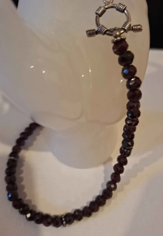 Vintage Beautiful Sterling Silver 925 Red Garnet Necklace Hear image indicator(6)