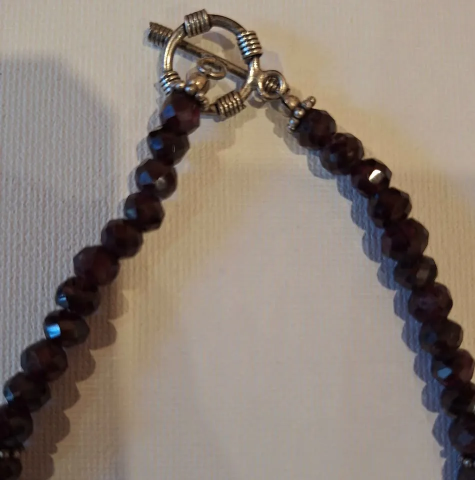 Vintage Beautiful Sterling Silver 925 Red Garnet Necklace Hear image indicator(7)