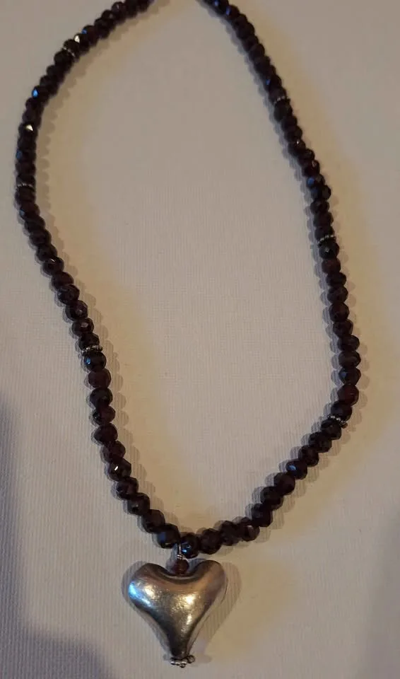 Vintage Beautiful Sterling Silver 925 Red Garnet Necklace Hear image indicator(8)