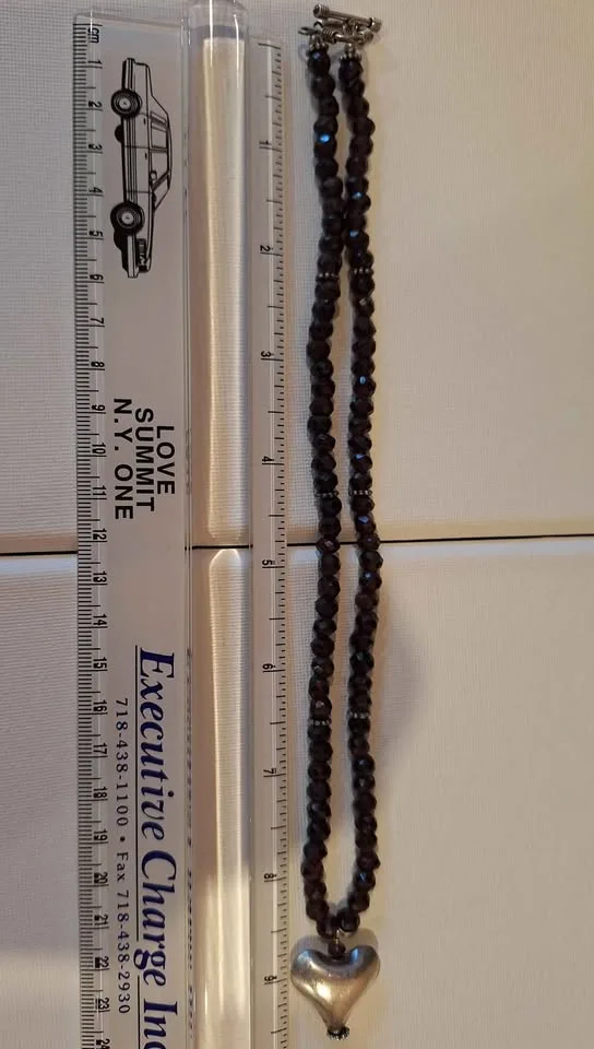 Vintage Beautiful Sterling Silver 925 Red Garnet Necklace Hear image indicator(10)