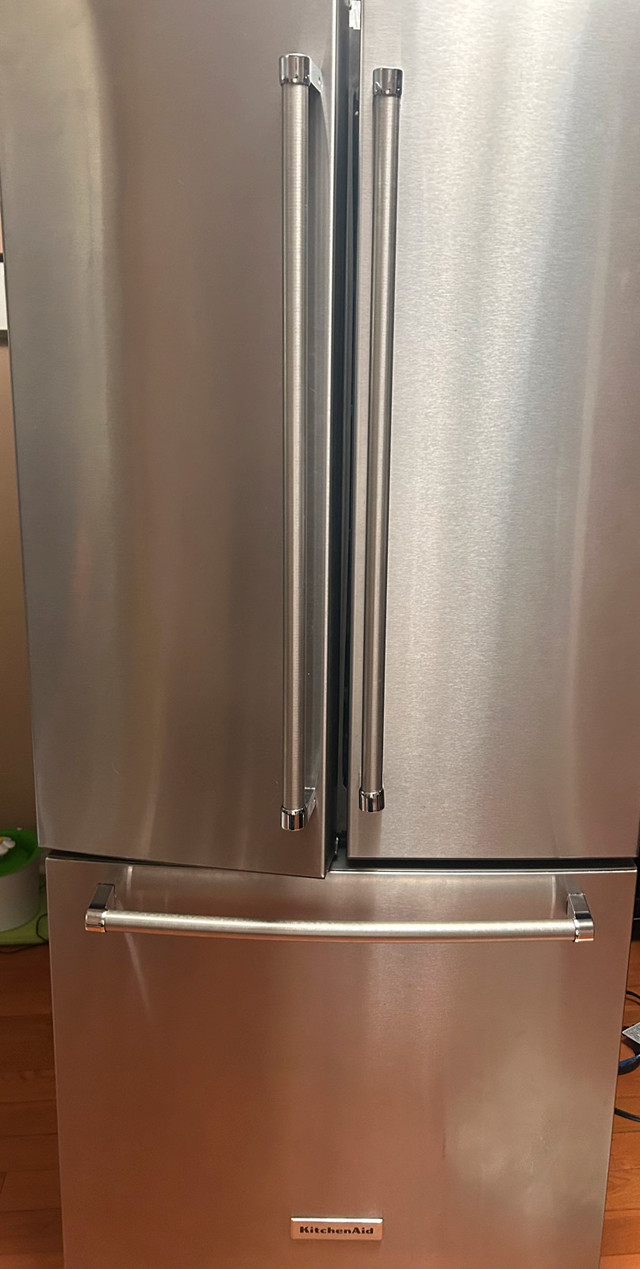 KitchenAid 30" FrenchDoor fridge with Water Dispenser
