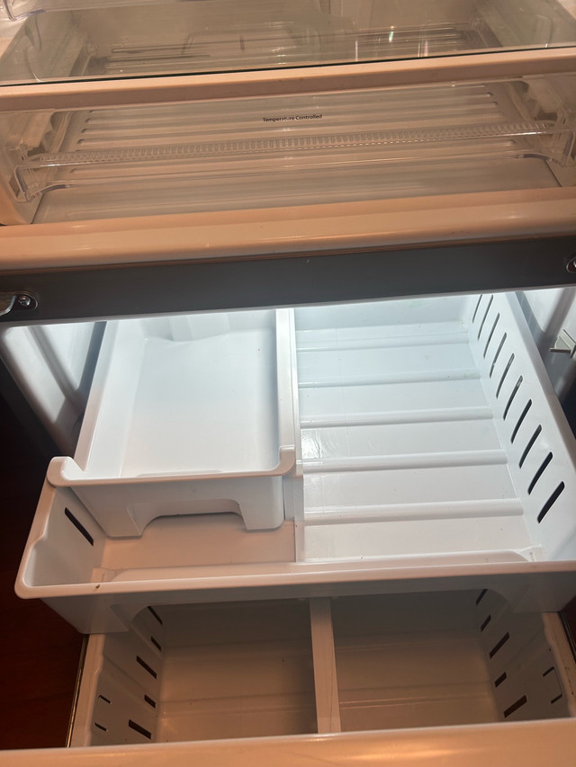 KitchenAid 30" FrenchDoor fridge with Water Dispenser - photo 2
