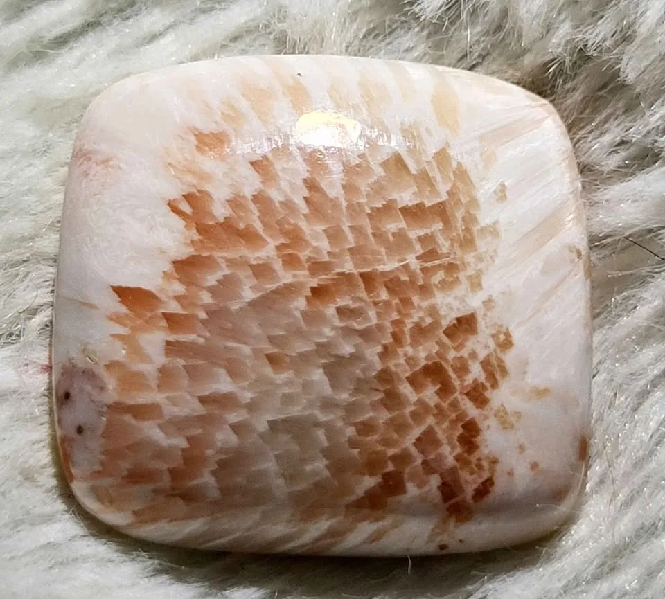 Pink Scolecite crystal Cabochon image indicator(3)