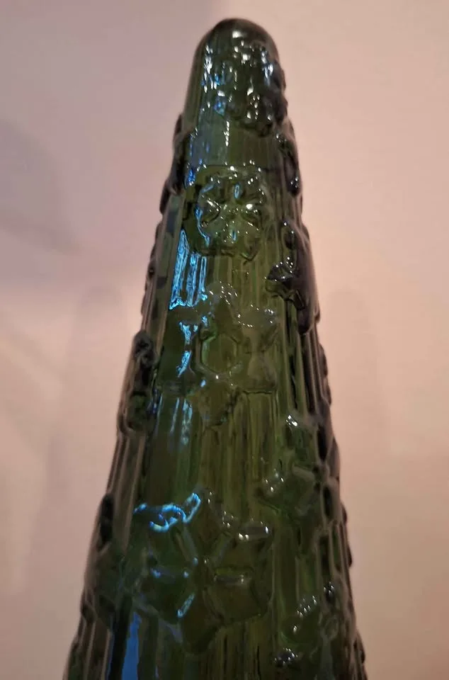 Vidrios San Miguel Green Glass Christmas Tree image indicator(8)