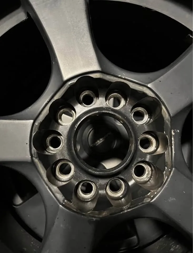 225/65/r17 Bridgestone Blizzak Winter Tires on Rims – $1,400 image indicator(4)