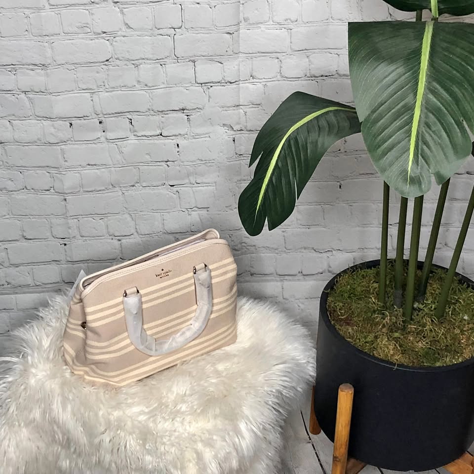kate spade Larchmont Ave Evangelie - Cream OBO