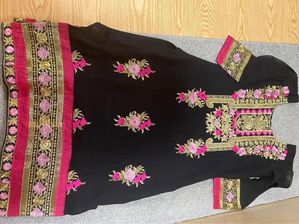 Beautiful 😍 Georgette suit with heavy pearl work sharara, heavy image indicator(3)