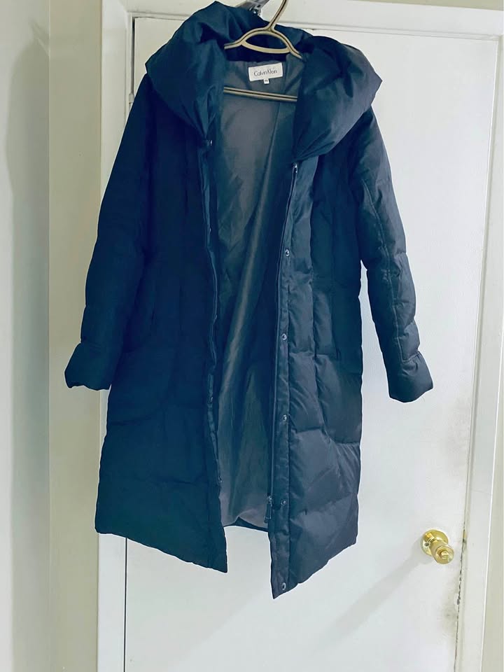 Beautiful 😍 women’s Calvin Klein 60% duck down 40% waterfowl fea