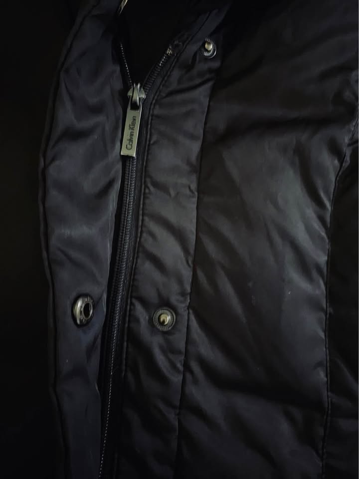 Beautiful 😍 women’s Calvin Klein 60% duck down 40% waterfowl fea - photo 3