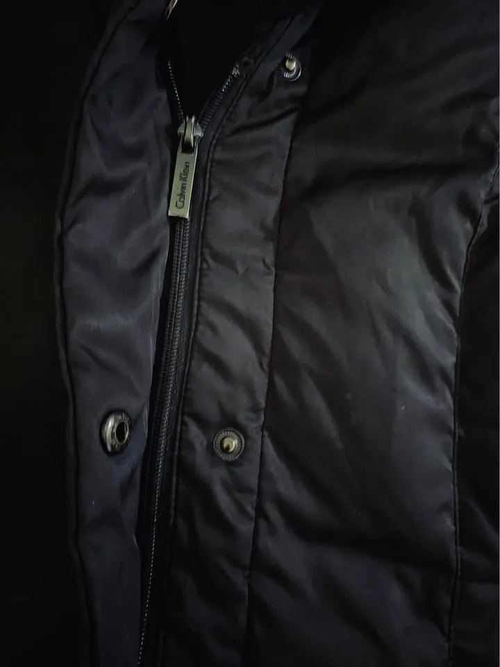 Beautiful 😍 women’s Calvin Klein 60% duck down 40% waterfowl fea image indicator(3)