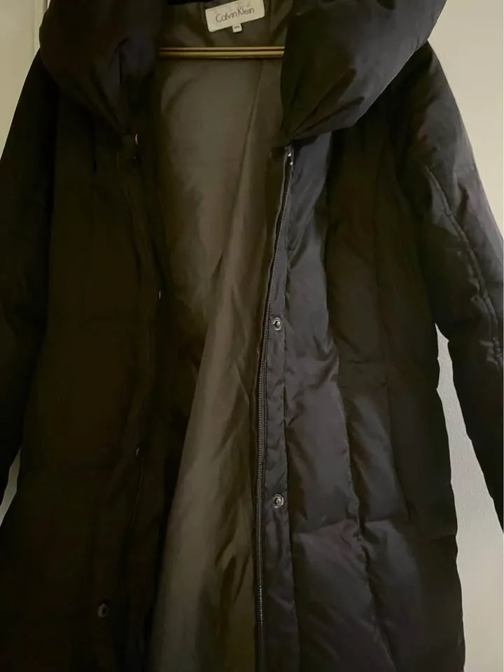 Beautiful 😍 women’s Calvin Klein 60% duck down 40% waterfowl fea image indicator(5)