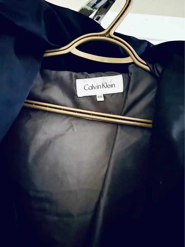 Beautiful 😍 women’s Calvin Klein 60% duck down 40% waterfowl fea image indicator(6)