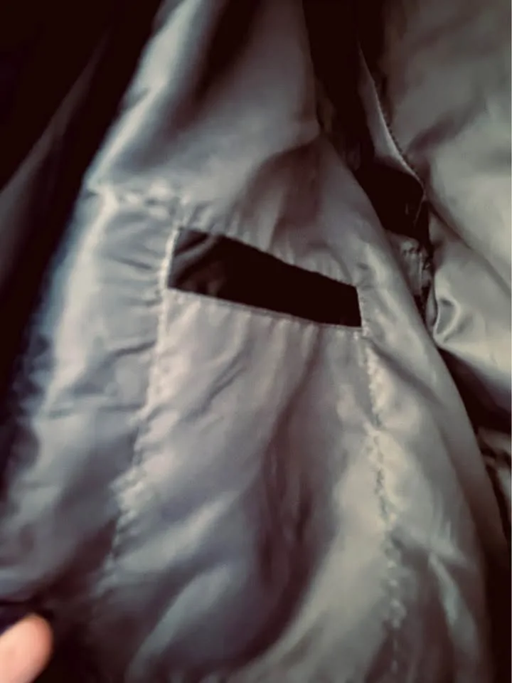 Beautiful 😍 women’s Calvin Klein 60% duck down 40% waterfowl fea image indicator(7)