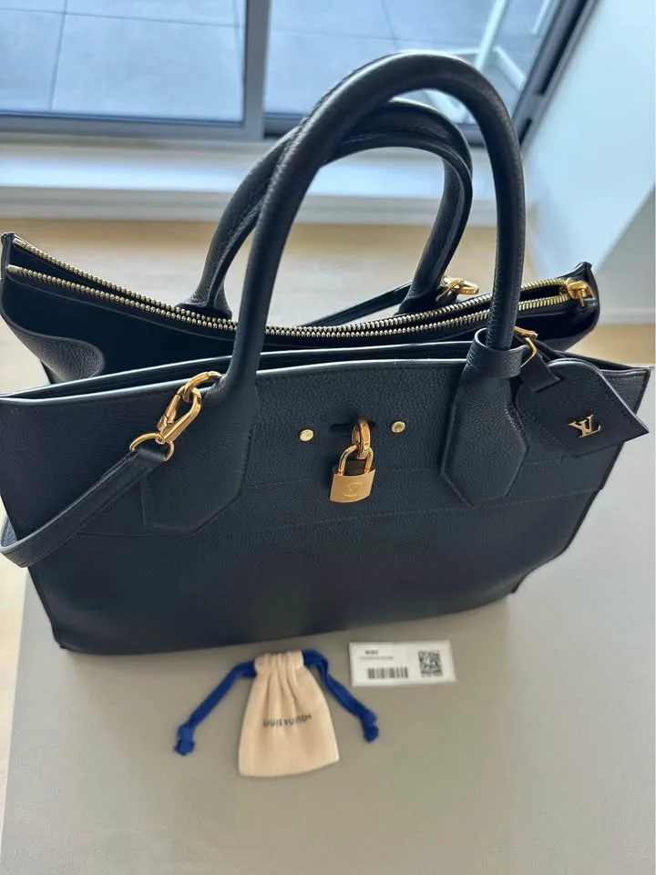 Louis Vuitton City Steamer GM Limited Edition image indicator(2)