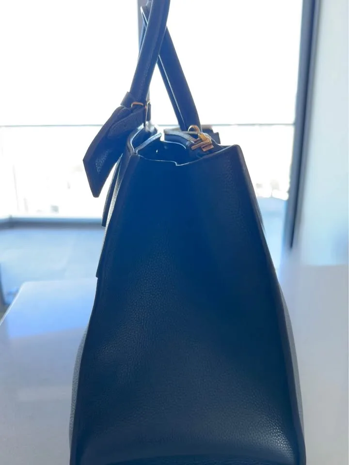 Louis Vuitton City Steamer GM Limited Edition image indicator(8)