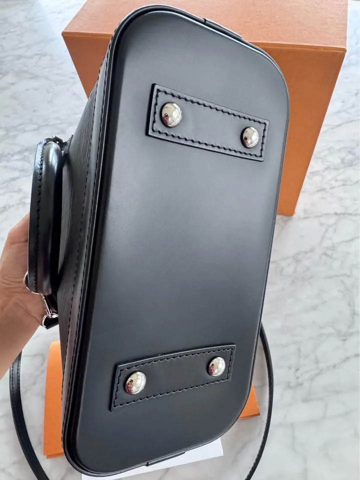 Louis Vuitton Alma BB Black Epi Leather image indicator(6)