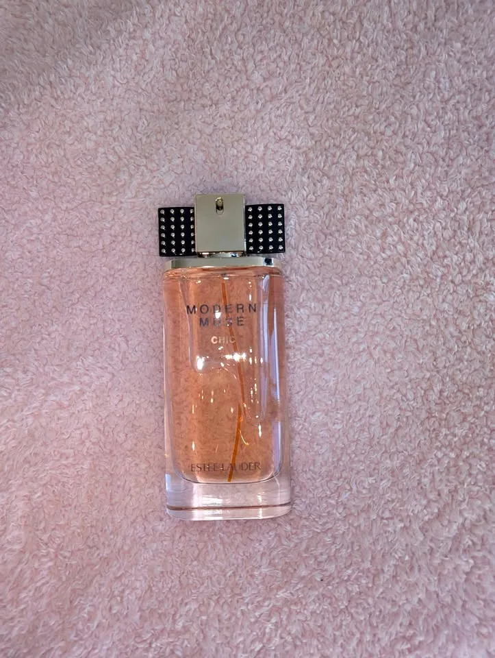 Estee Lauder Modern Muse Chic image indicator(2)