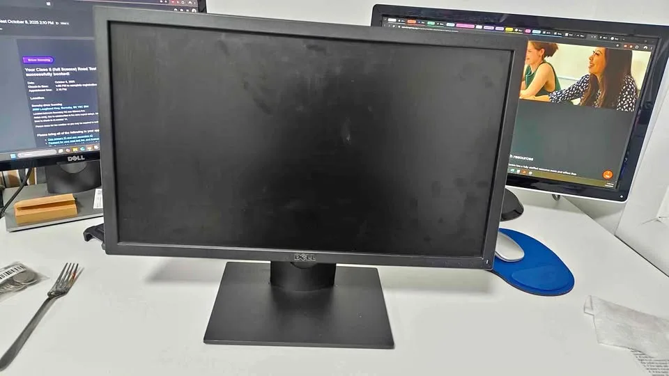 Dell E2216H 22" Full HD Monitor - Great Condition! 🖥️ thumbnail