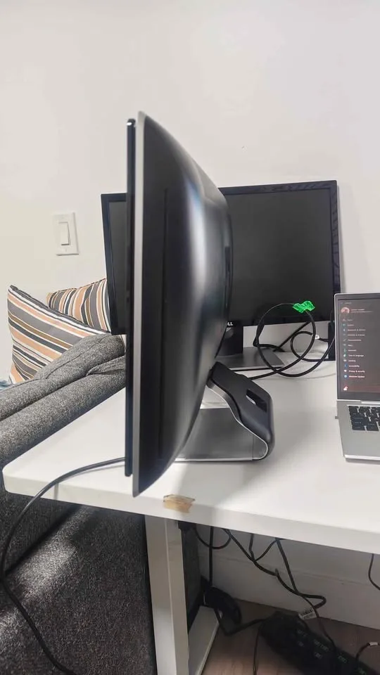 HP 2310m 23" Full HD Monitor - HDMI, DVI, VGA & Speakers! image indicator(4)