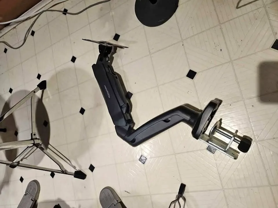 PrimeCables Desk Mount for 13"-27" LCD Monitors thumbnail