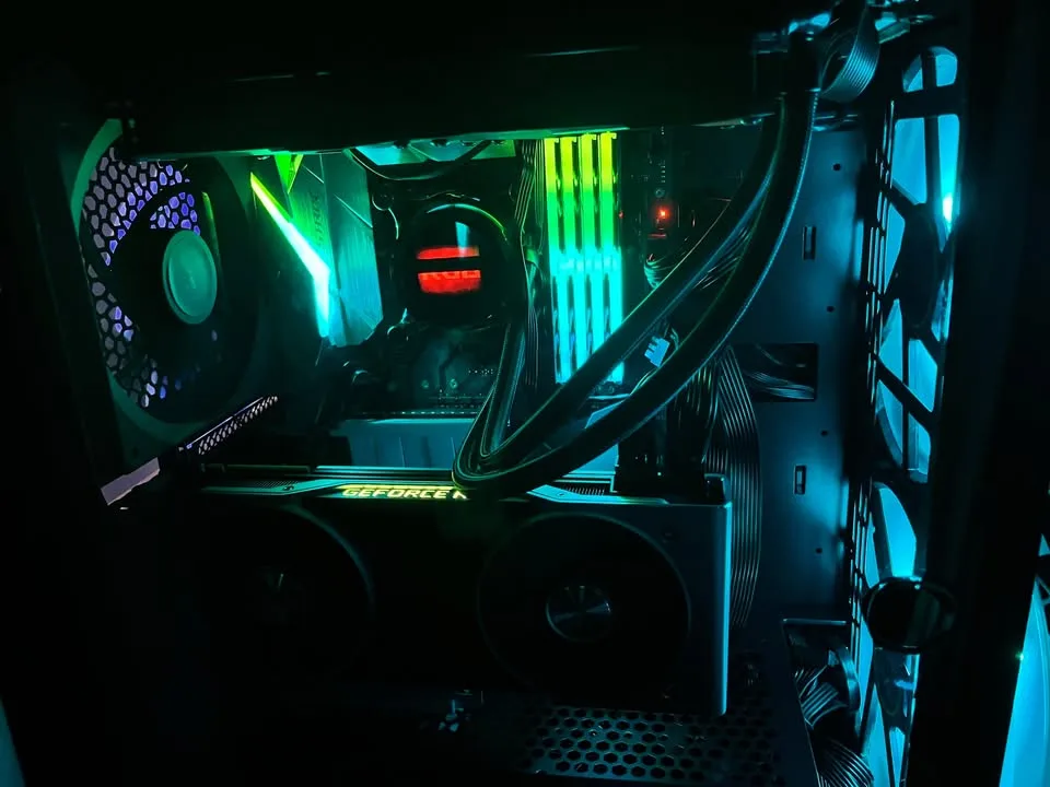 Custom Built RGB Gaming PC image indicator(2)