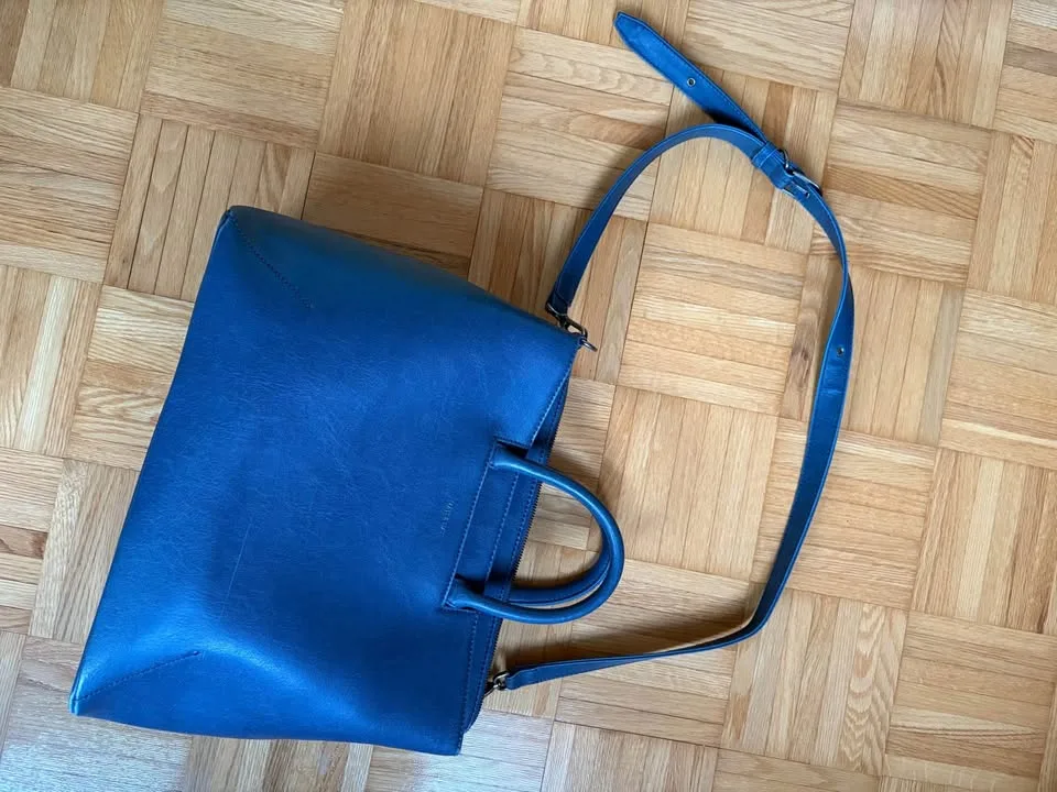 Matt & Nat large blue purse image indicator(5)