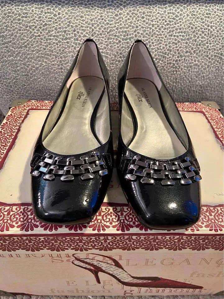 Women’s Anne Klein Kitten Heels, size 9 thumbnail