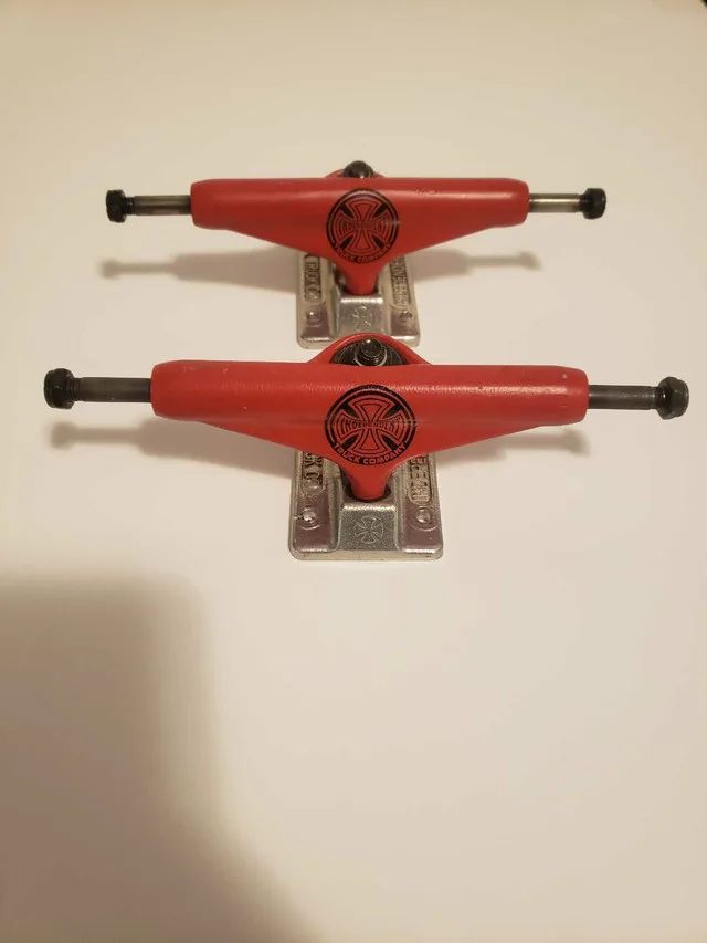 Indapendant Skateboard Trucks image indicator(2)