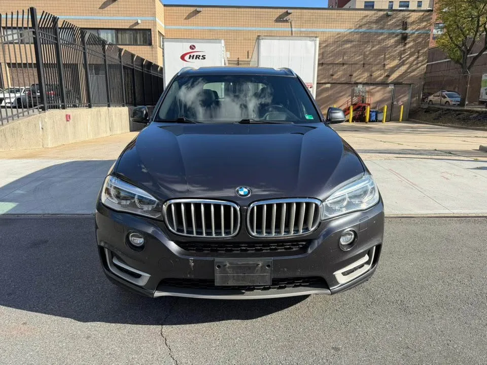 2017 BMW X5 · Sport Utility 4D image indicator(3)