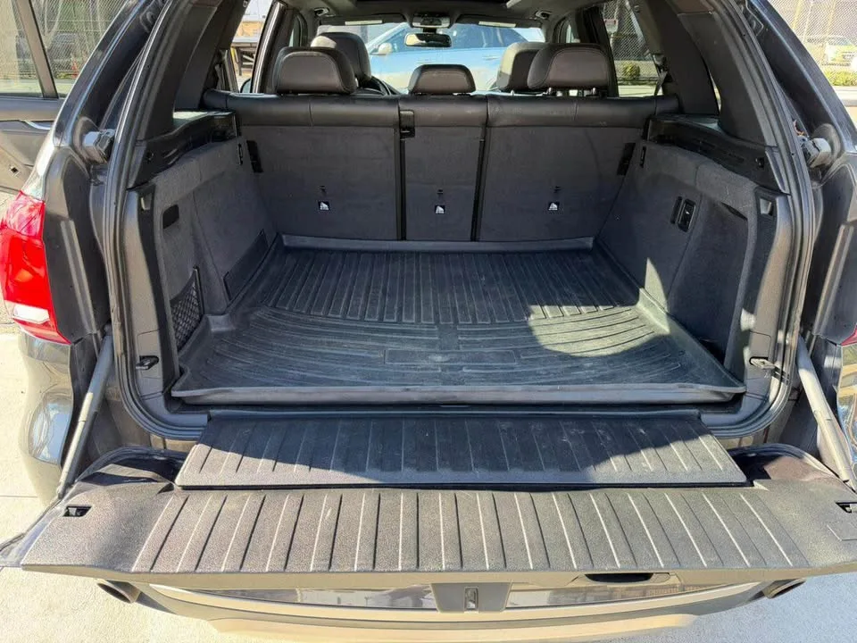 2017 BMW X5 · Sport Utility 4D image indicator(9)