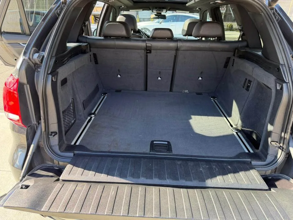 2017 BMW X5 · Sport Utility 4D image indicator(10)