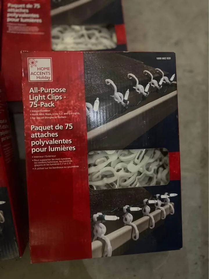 300pcs new in box Christmas light decoration clips all purpose ( image indicator(2)