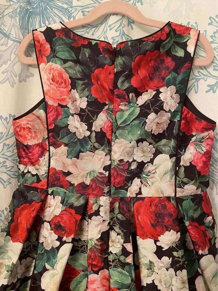 Girl’s fancy flowered taffeta dress, size 14. Beautiful! image indicator(4)