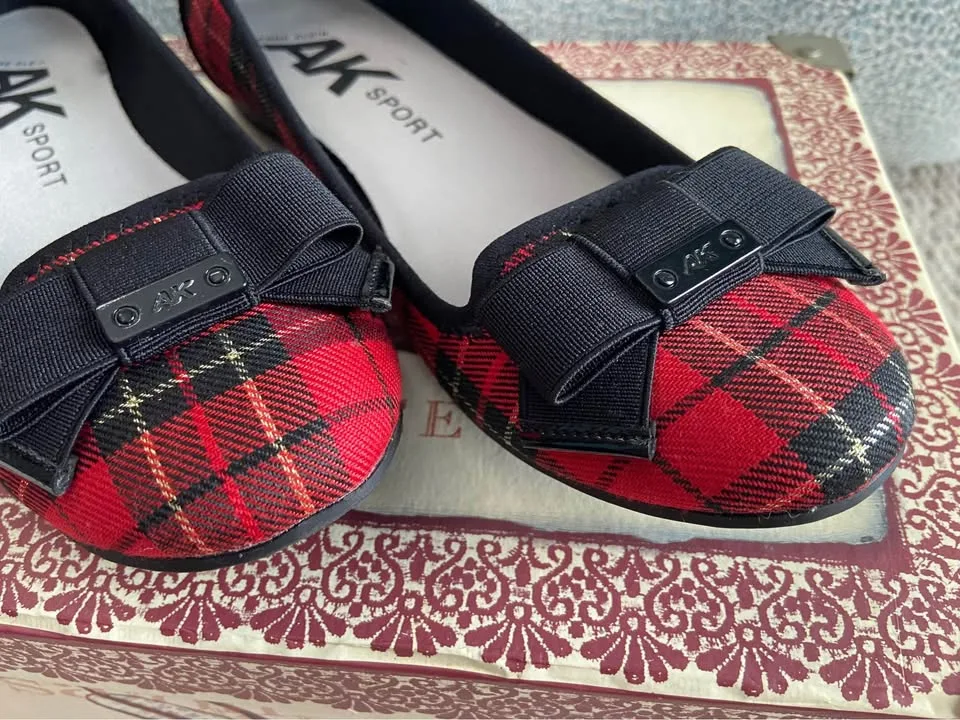 Women’s Anne Klein-Sport Alivia Red Plaid Flats, size 8.5 image indicator(9)