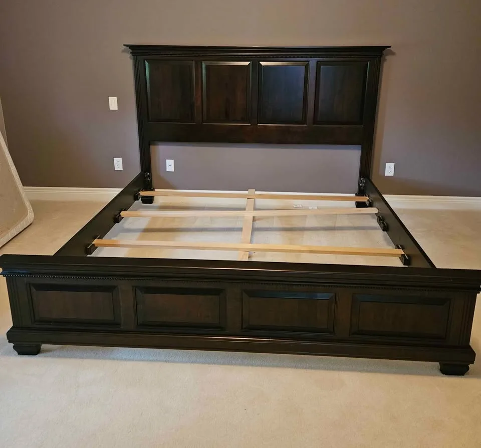 🥕REDUCED! Florentino Solid Wood King Bed image indicator(2)