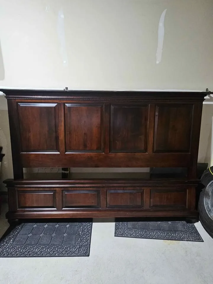 🥕REDUCED! Florentino Solid Wood King Bed image indicator(4)