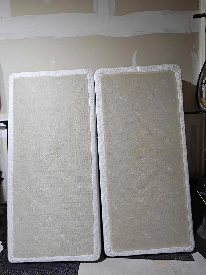 🥕REDUCED! Florentino Solid Wood King Bed image indicator(5)