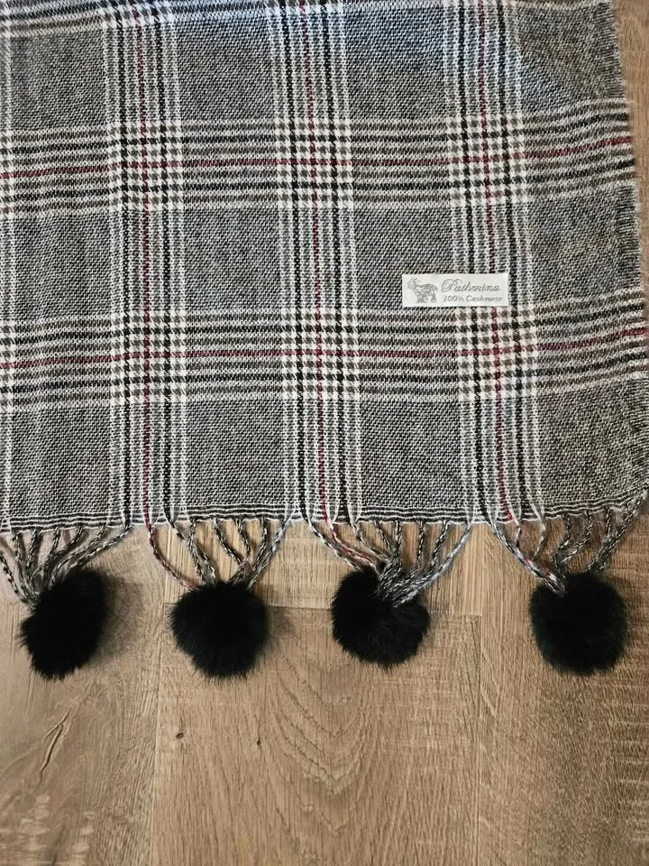 100% Cashmere Pashmina with Pom Poms image indicator(4)