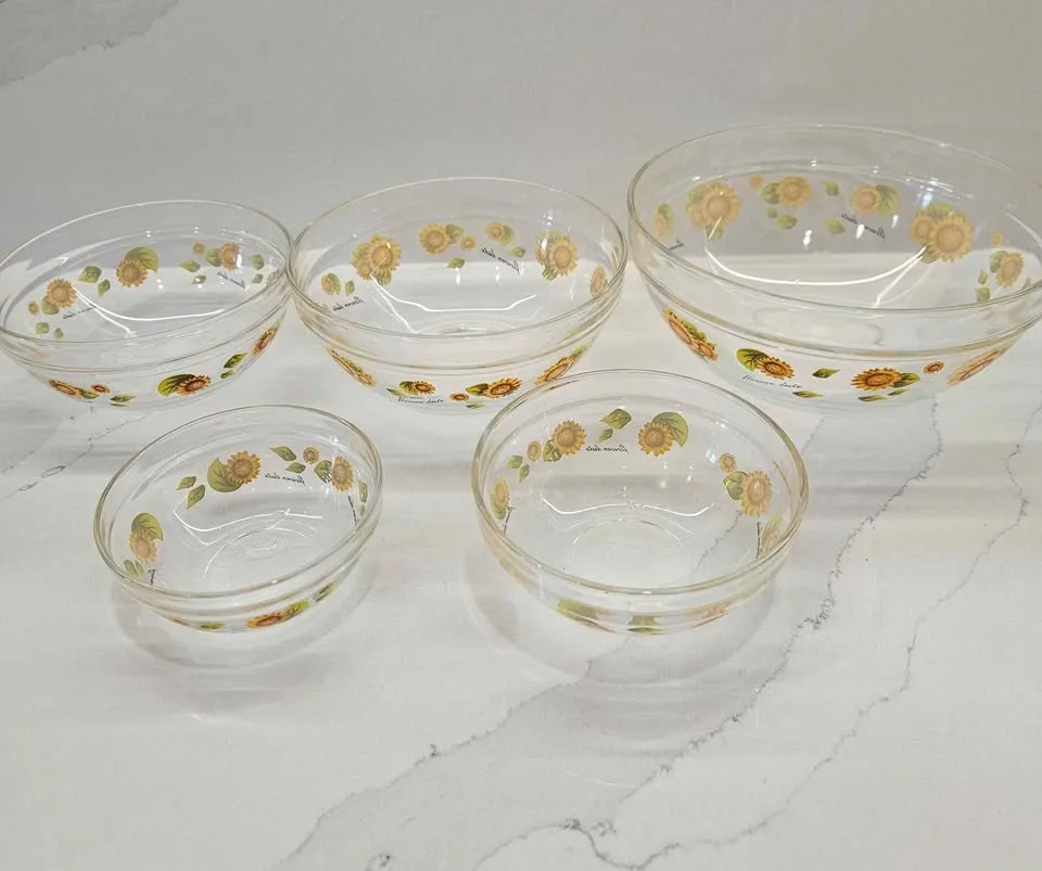 Set of 5 Vintage Imperial Glass Nesting Bowls image indicator(2)