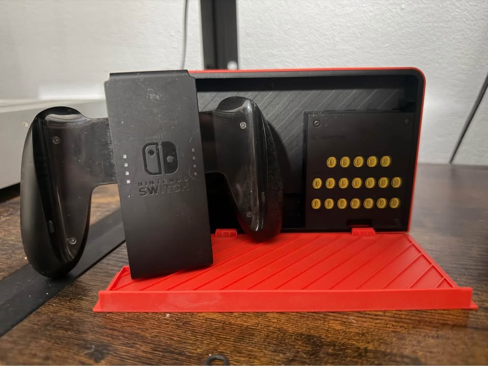 Nintendo Switch OLED — Mario Red Edition + Accessories - photo 5