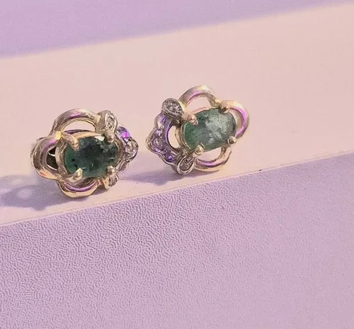Faux Emerald stud earrings * image indicator(3)