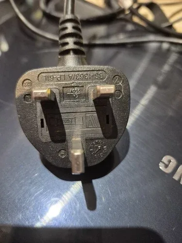 Samsung ATIV Book 9 with Touchscreen image indicator(8)