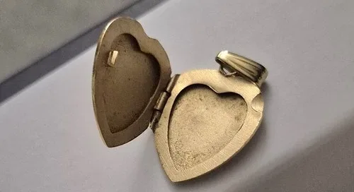 Vintage gold locket - for Shmoopie* image indicator(5)